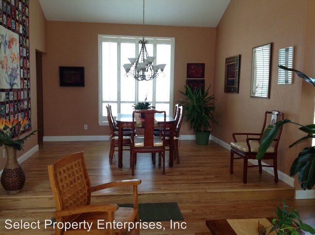 Foto del edificio - 5145 Farthing Dr
