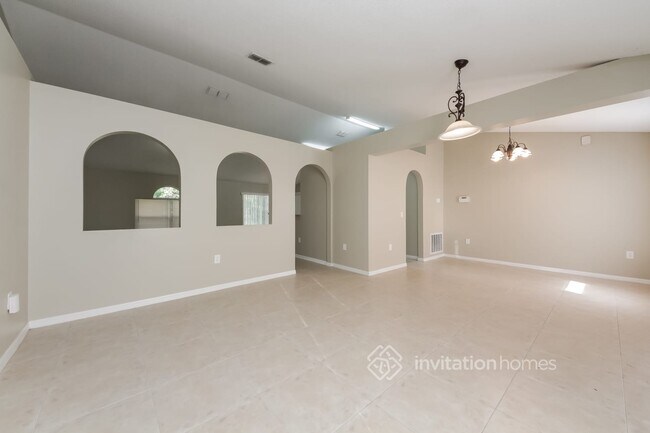 Building Photo - 758 Del Prado Dr