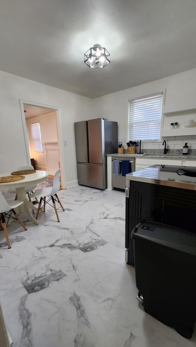 Foto del edificio - Furnished Rental
