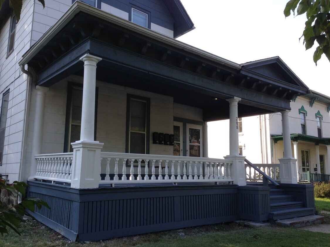 208 3rd St Unit 5, Jackson, MI 49201 Apartments in Jackson, MI