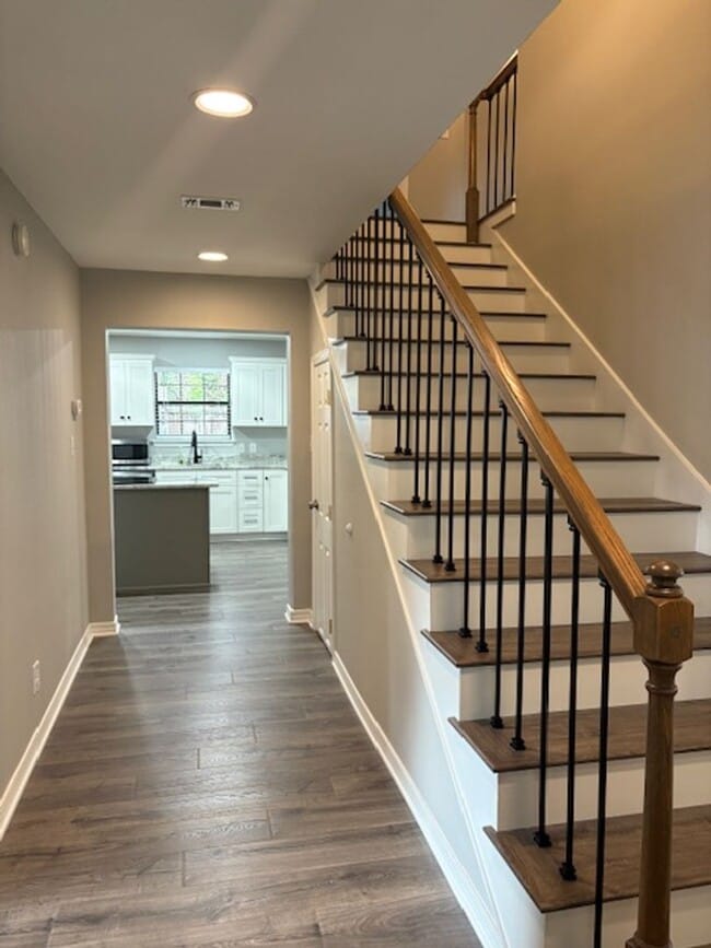 Building Photo - 720 Valparaiso Blvd