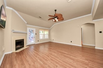 Building Photo - 1702 Kemah Oaks Dr