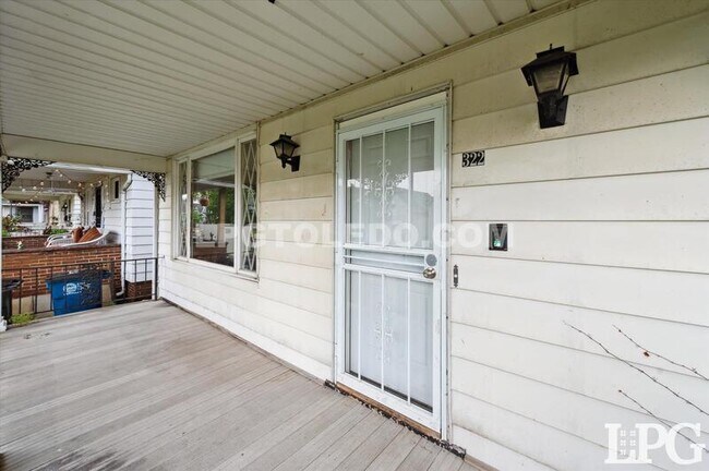 Building Photo - 322 Valleywood Dr