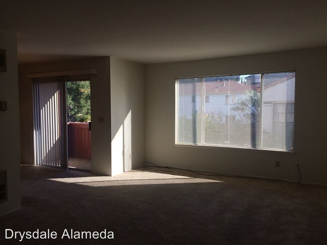 Building Photo - 2040 Santa Clara Ave