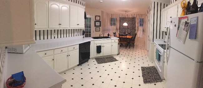 Foto del edificio - 317 Farmington Dr