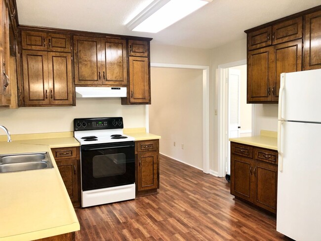 Foto del edificio - Three Bedroom Oconee County Available Summer