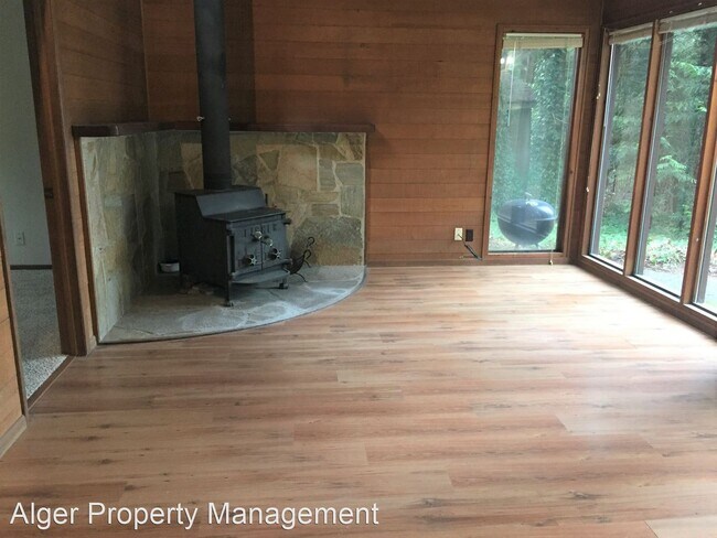 Building Photo - 2 br, 1 bath House - 5492 NE Gamblewood Rd.