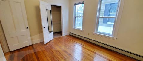 Building Photo - 154 Elm St