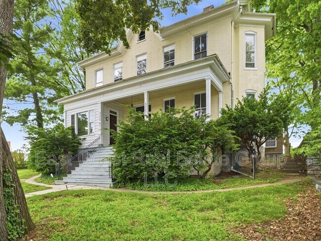 Foto del edificio - 323 N Potomac St