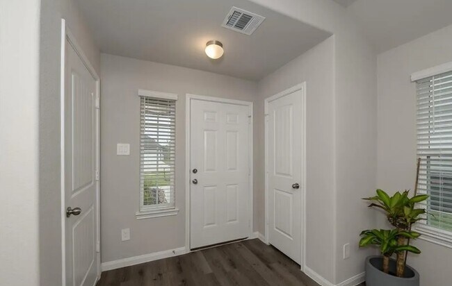 Building Photo - 994 Rice Dr