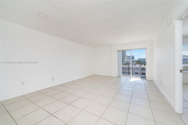 Building Photo - 6545 Indian Creek Dr