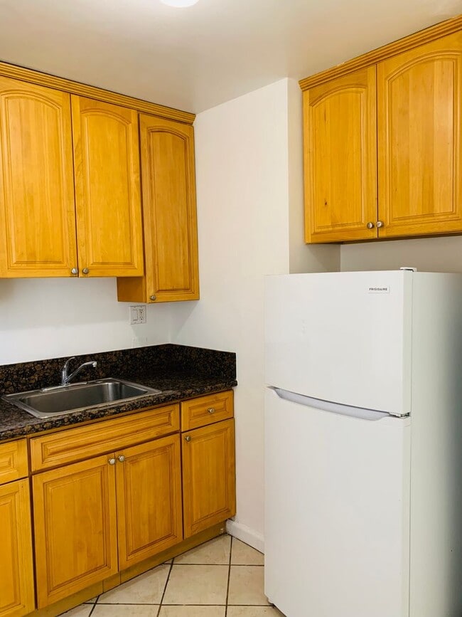 Interior Photo - 3659 Overland Ave
