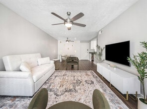 Building Photo - 4404 W Kennedy Blvd