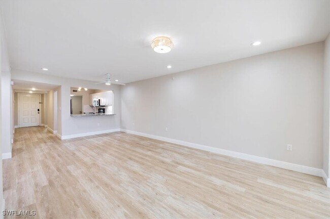 Building Photo - 5940 Via Lugano