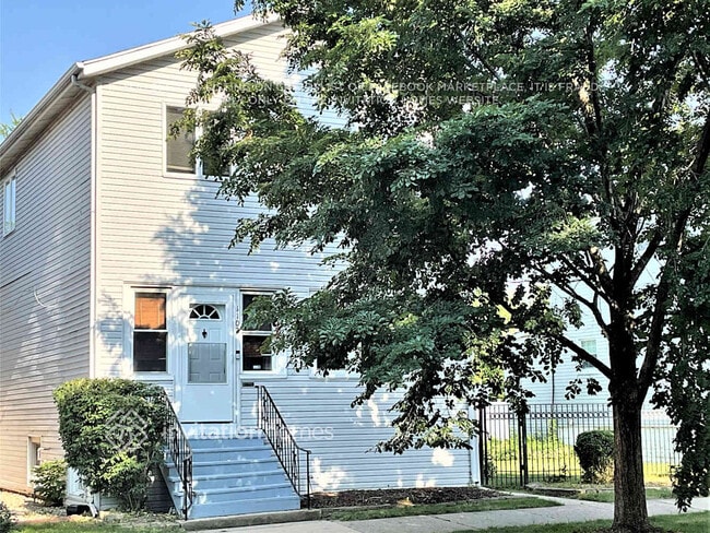 Building Photo - 1102 Lathrop Ave