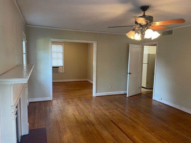 Foto del edificio - 108 Calhoun Rd