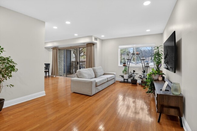 Photo - 12301 Braxfield Ct Townhome