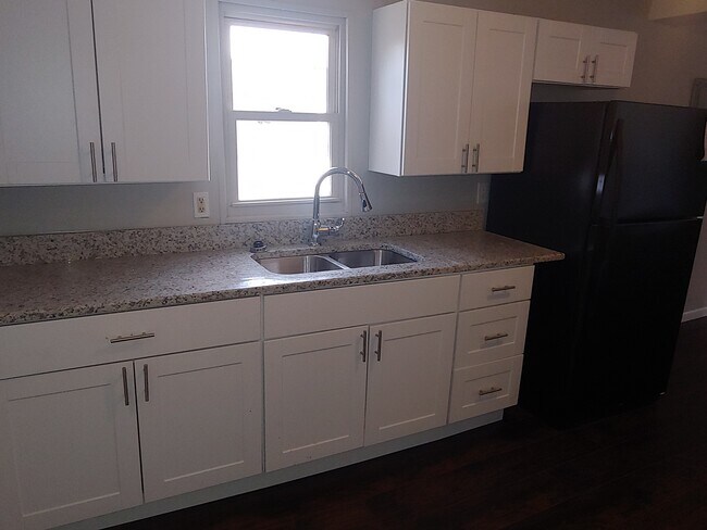 Building Photo - 1456 W 85th St