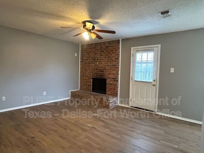 Building Photo - 731 Bluebonnet Dr