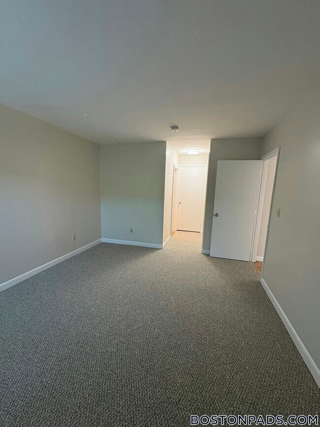 Foto del edificio - 20 Westgate Dr