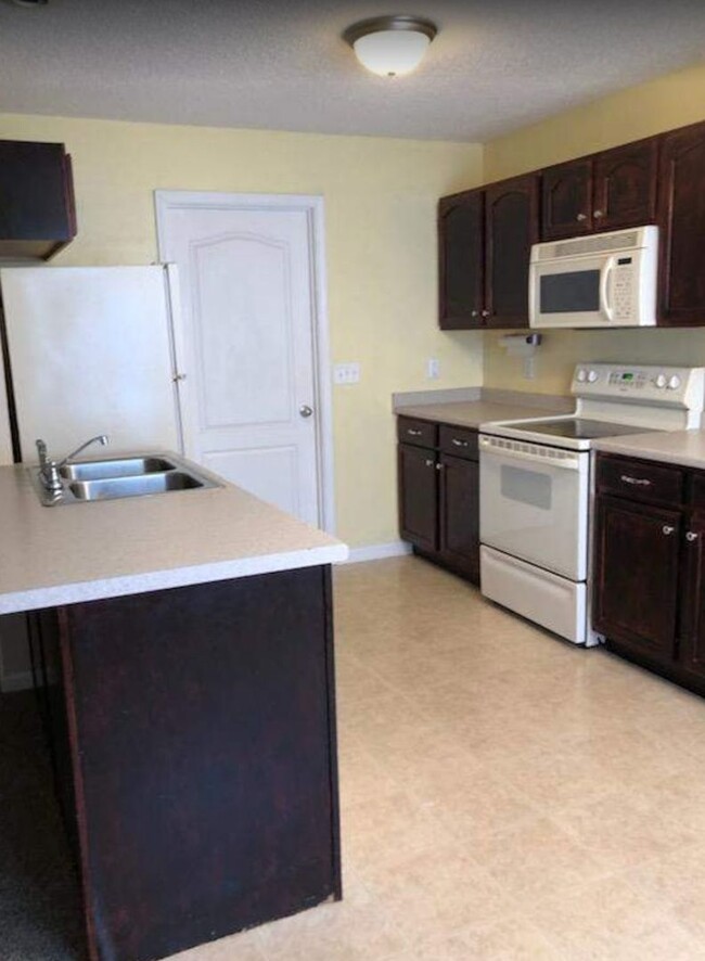 Foto del edificio - 2770 N Whitfield Rd