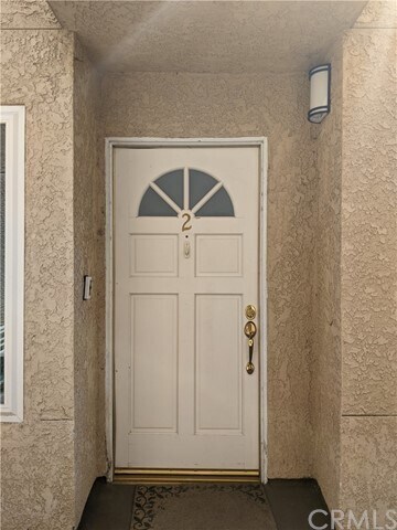 Foto del edificio - 2466 Montrose Ave