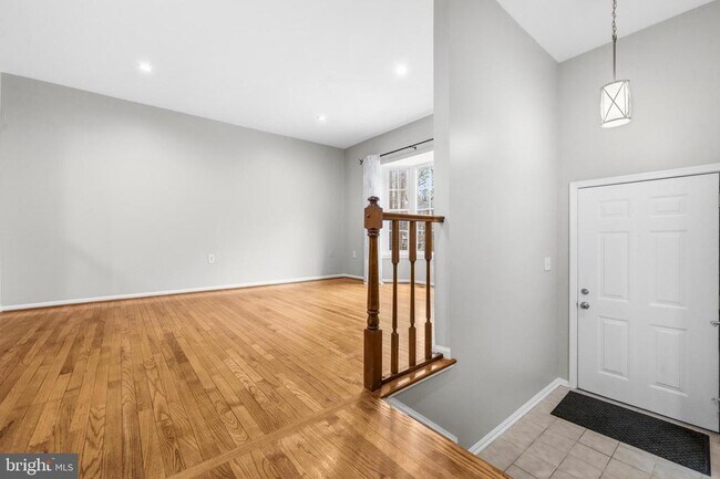Foto del edificio - 10058 Chestnut Wood Ln