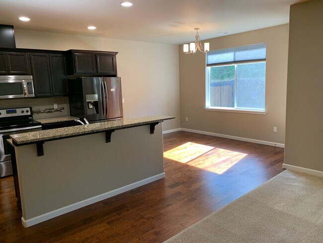 Building Photo - 4 Bedroom Home in Freestone at Bayside!