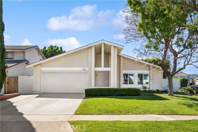 Foto principal - 17611 Webster Ave