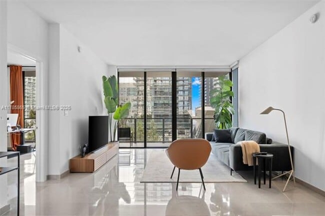 Foto del edificio - 88 SW 7th St