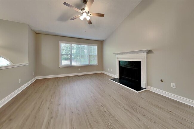 Foto del edificio - 353 Wildwood Ct