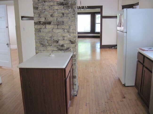 Foto del edificio - 2417-19 N. Cramer St.