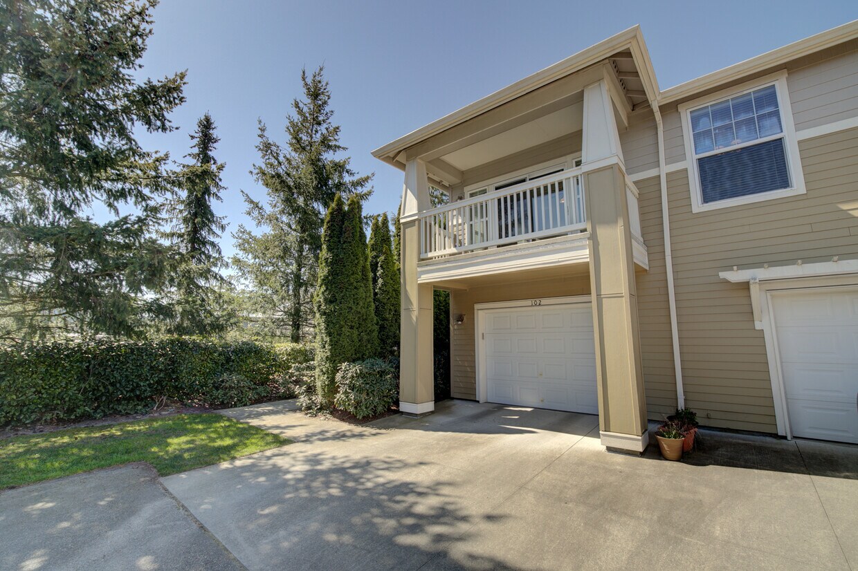 7711 Fairway Ave SE Unit 204, Snoqualmie, WA 98065 Condo for Rent in Snoqualmie, WA