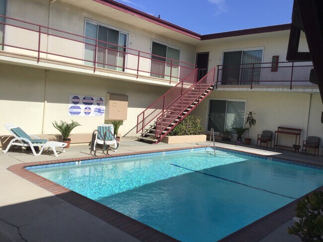 Building Photo - 16924 Crenshaw Blvd