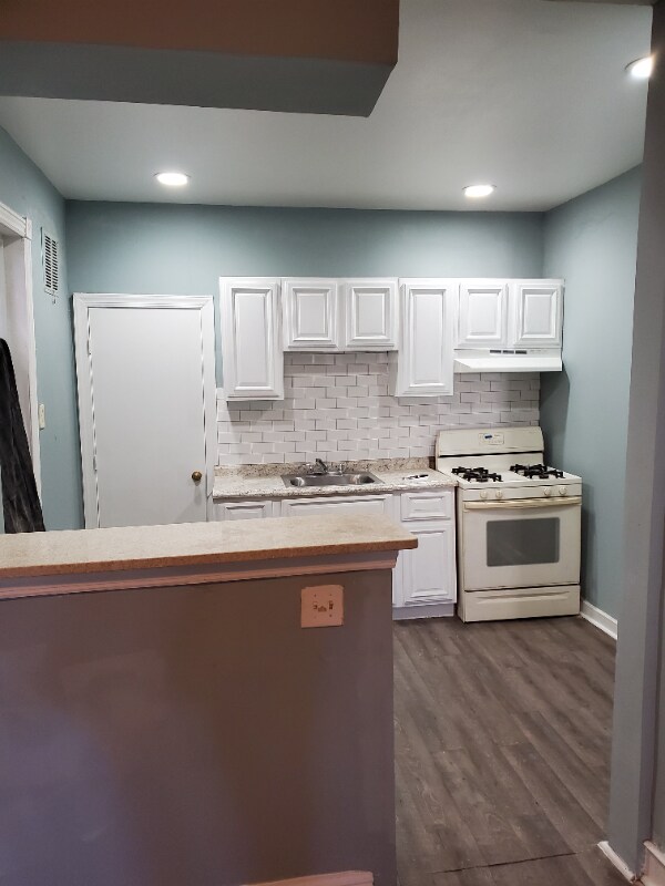 Building Photo - 123 N Conestoga St