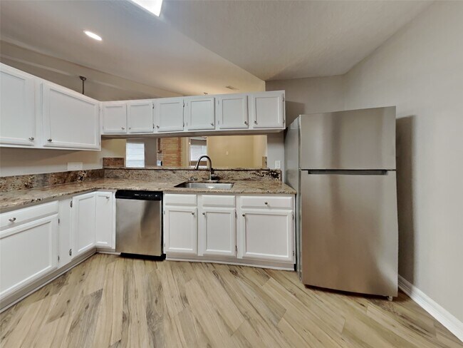 Foto del edificio - 3238 Lindenfield Dr