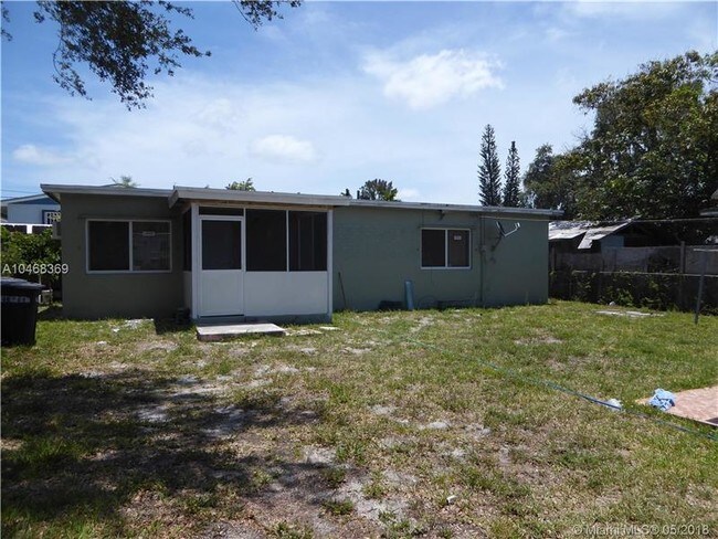 Foto del edificio - 7615 NW 4th Ct