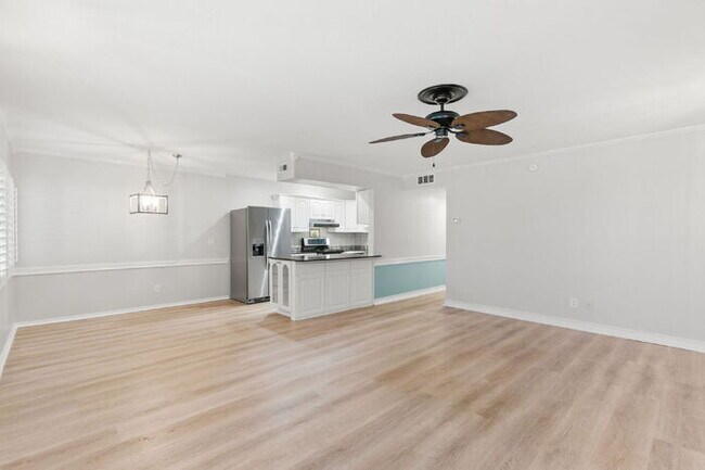 Foto del edificio - Apartment For Rent in Seminole WITH UPGRADES!