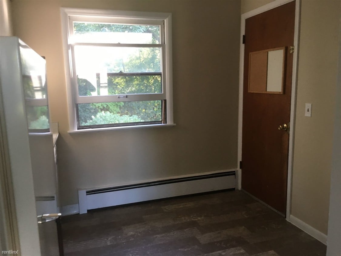 114 Espanola Ave, Parchment, MI 49004 Condo for Rent in Parchment, MI