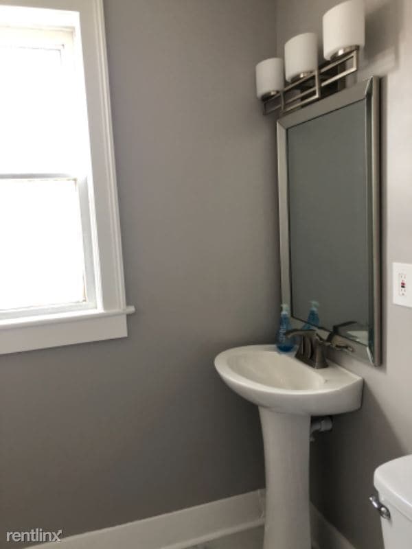 Building Photo - 3 br, 1.5 bath House - 250 Elmwood ave