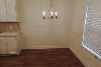 Building Photo - 3352 Vine Ter Trce