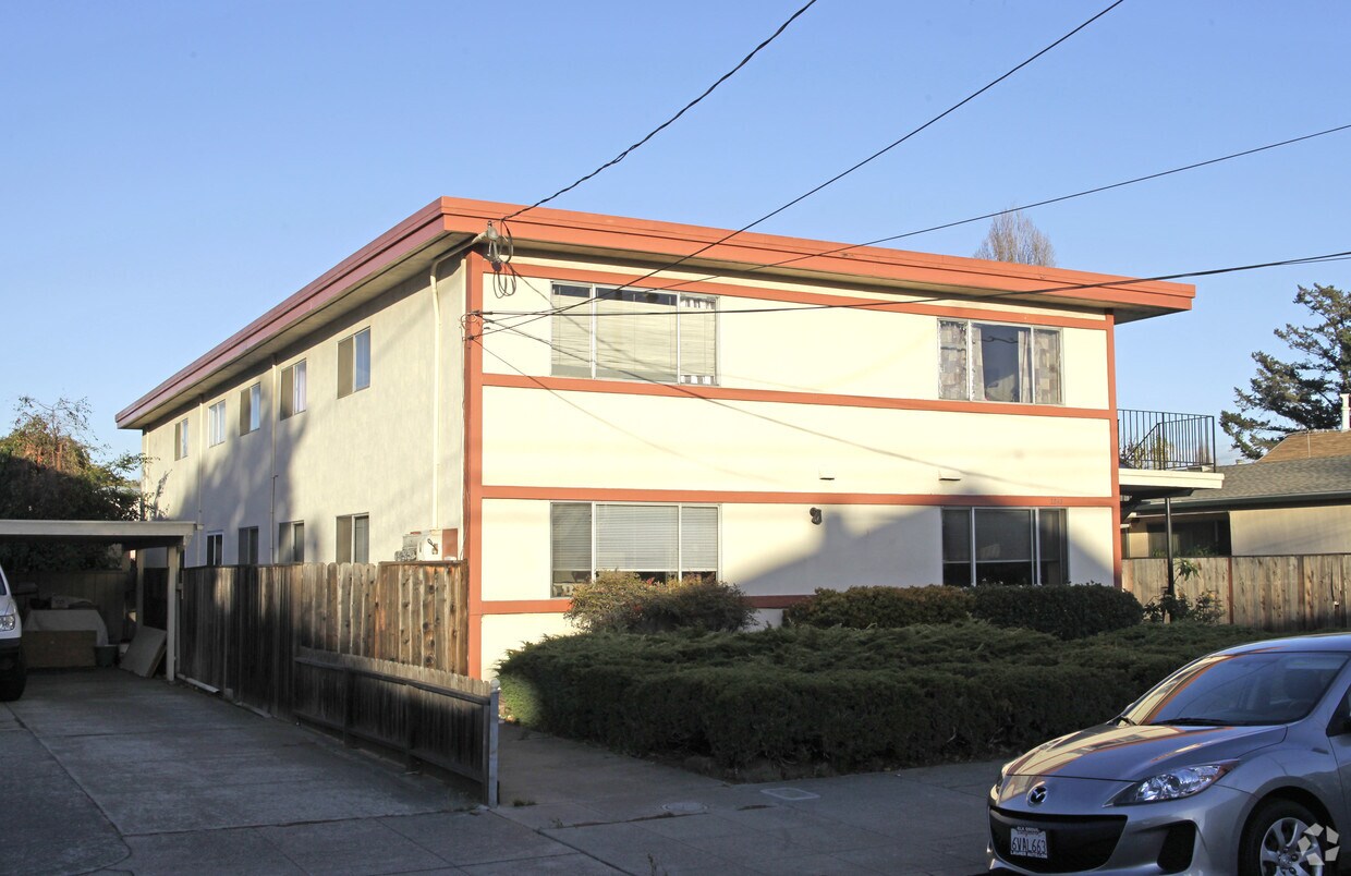 Building Photo - 2045 Pacific Ave