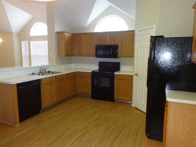 Building Photo - 721 Silverbrook Drive