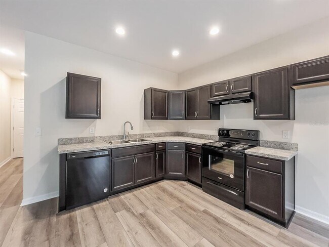Foto del edificio - 818 NW 3rd Ave