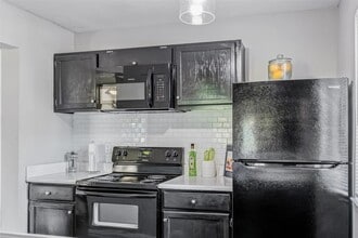 Building Photo - 4600 W Pioneer Dr