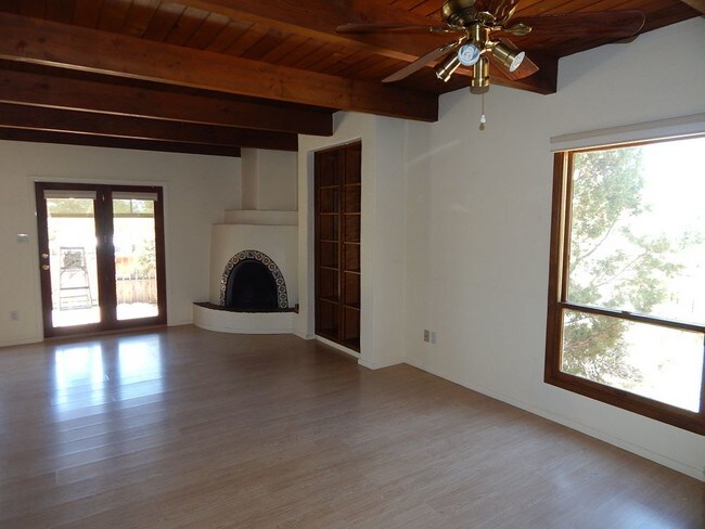 Building Photo - 2990 Plaza Azul