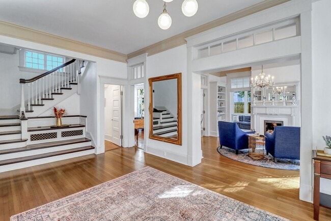 Foto del edificio - 602 E Victory Dr