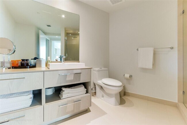 Foto del edificio - 4111 S Ocean Dr