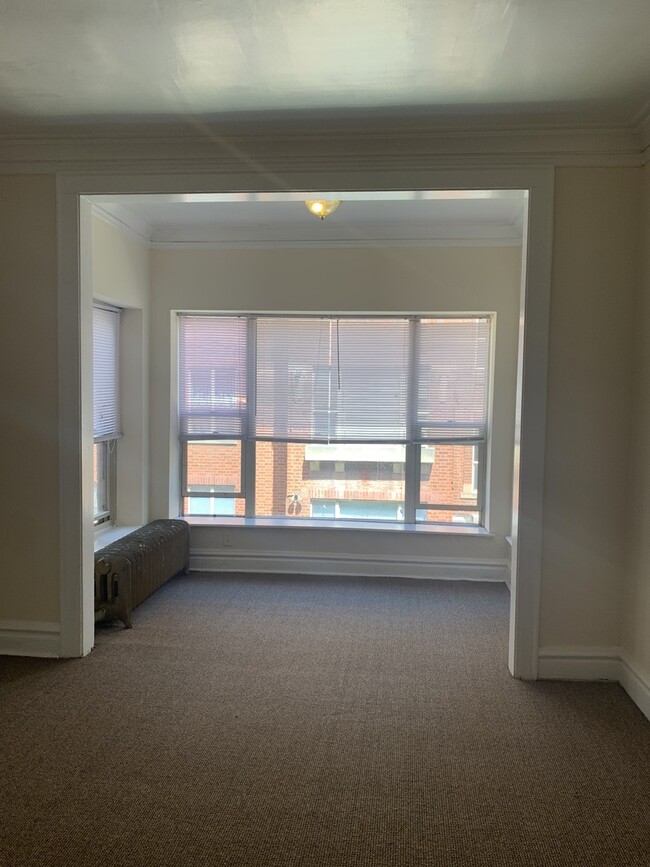 Building Photo - 5172 S King Dr