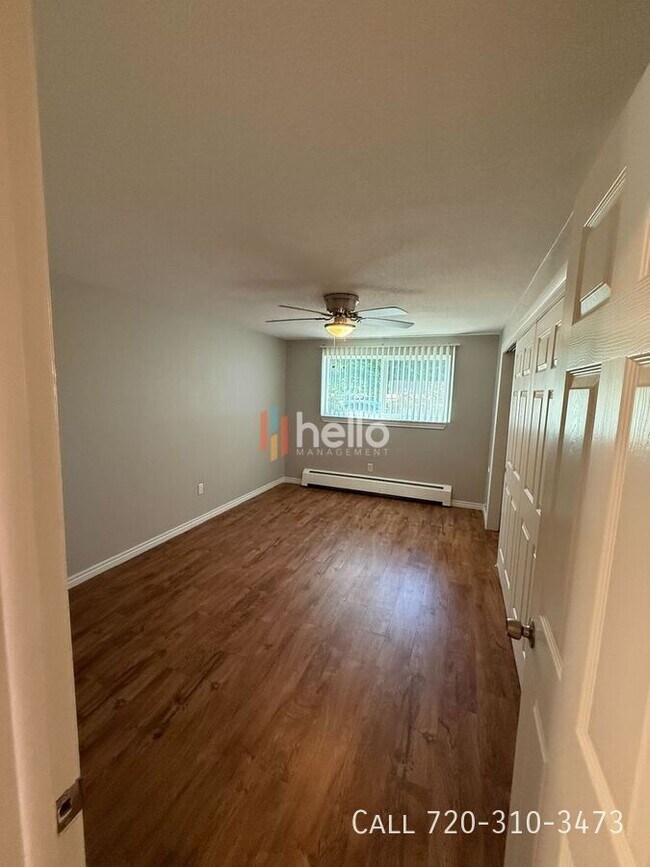 Foto del edificio - 1990 Fenton St